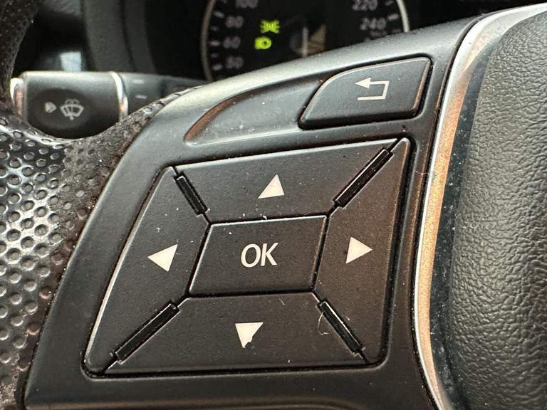 Mercedes-Benz Mercedes-Benz