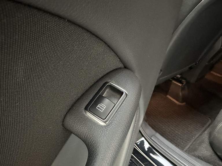 Mercedes-Benz Mercedes-Benz