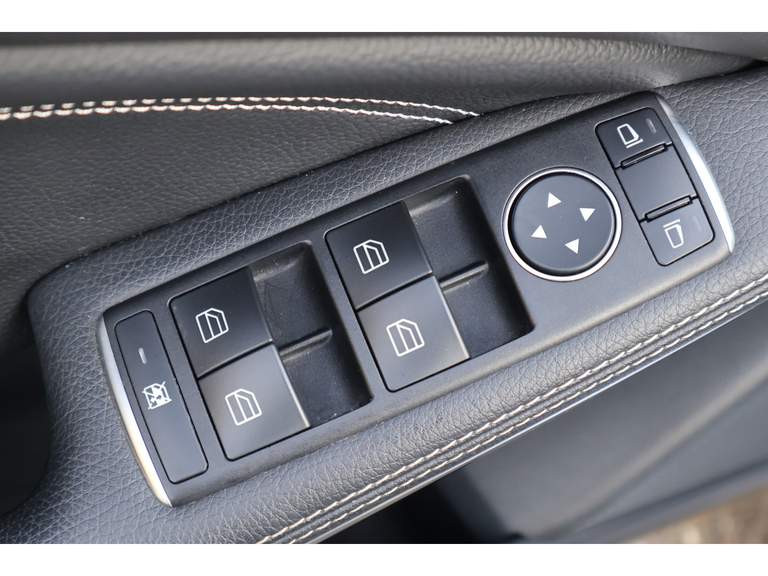 Mercedes-Benz Mercedes-Benz