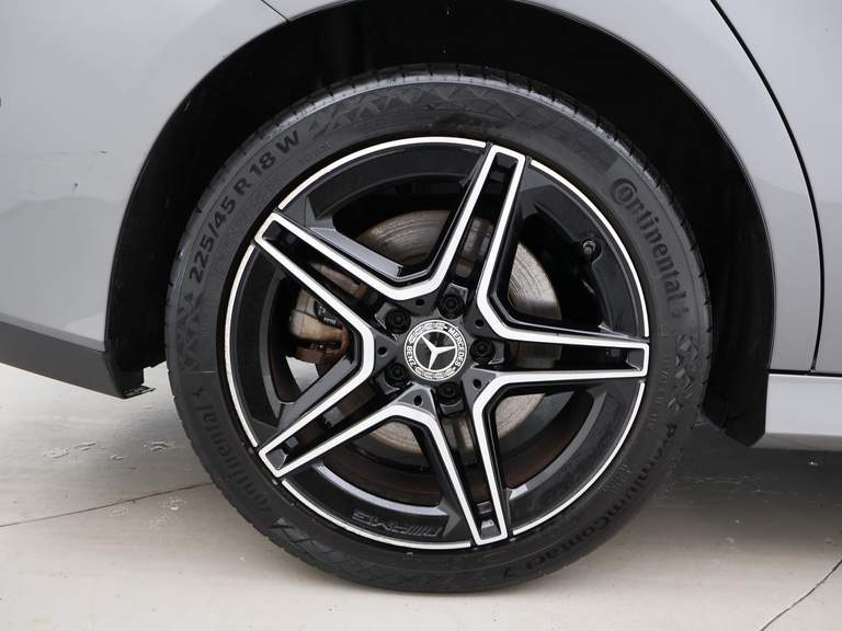 Mercedes-Benz Mercedes-Benz