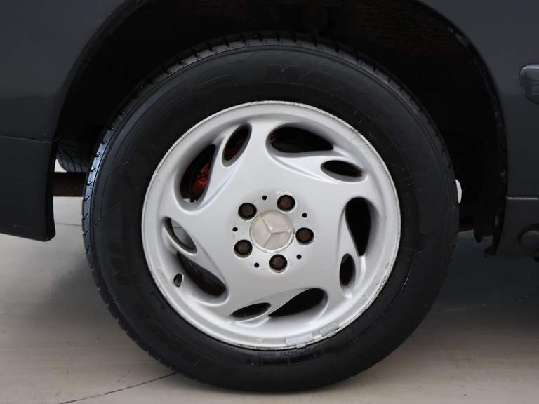 Mercedes-Benz Mercedes-Benz