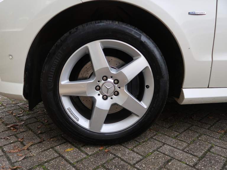 Mercedes-Benz Mercedes-Benz
