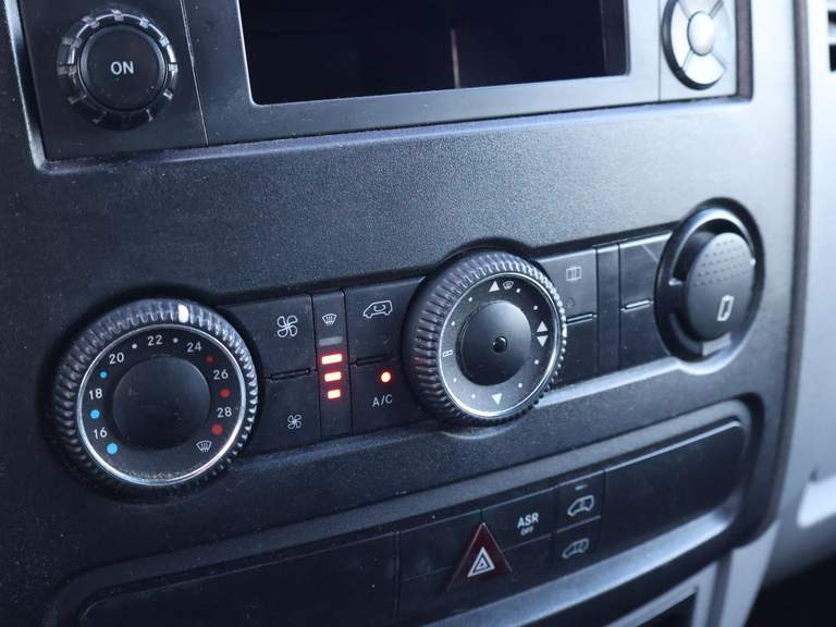 Mercedes-Benz Mercedes-Benz