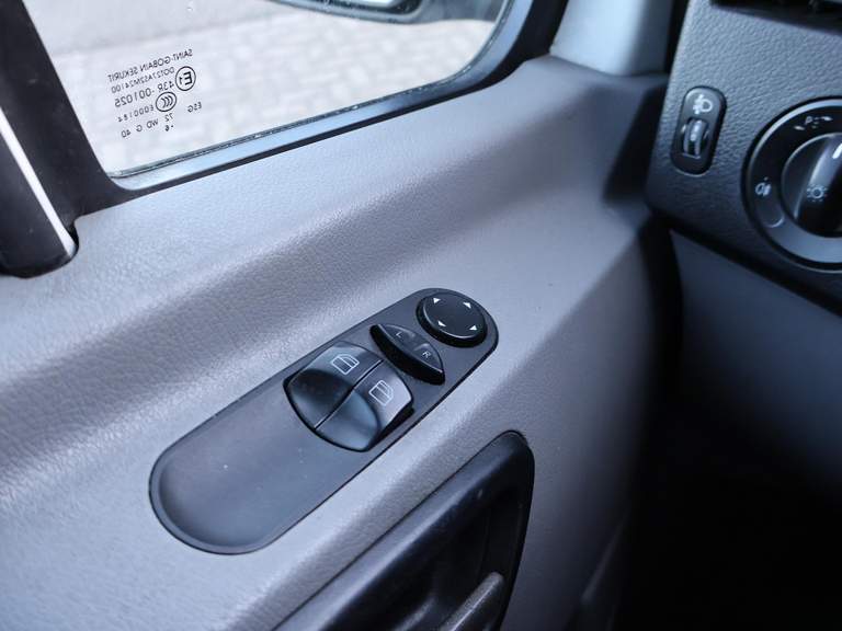 Mercedes-Benz Mercedes-Benz