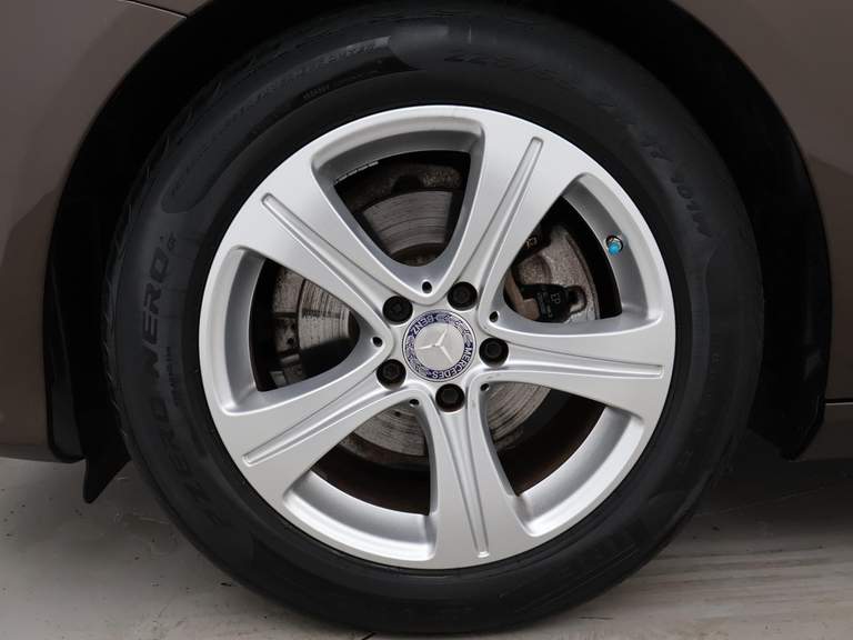 Mercedes-Benz Mercedes-Benz