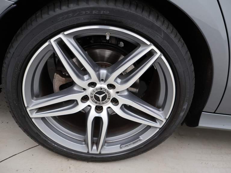 Mercedes-Benz Mercedes-Benz