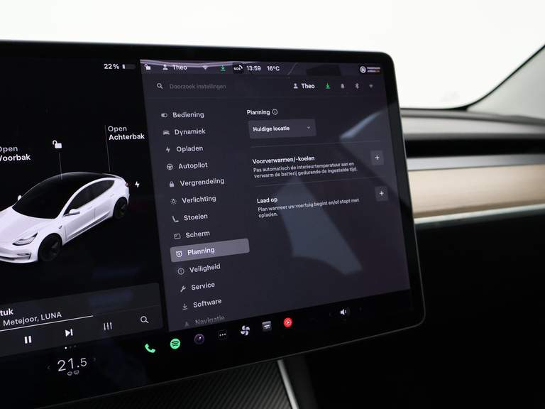 Tesla Tesla
