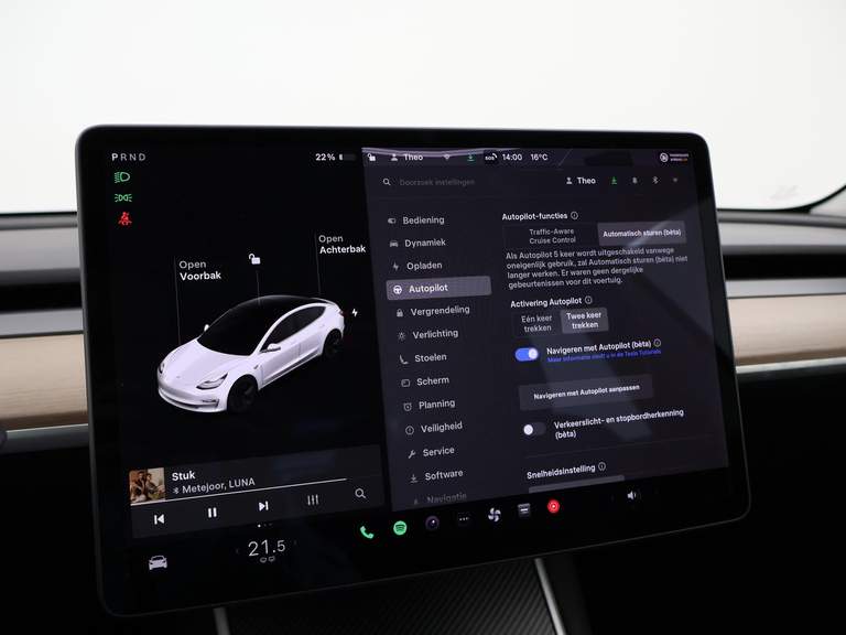 Tesla Tesla