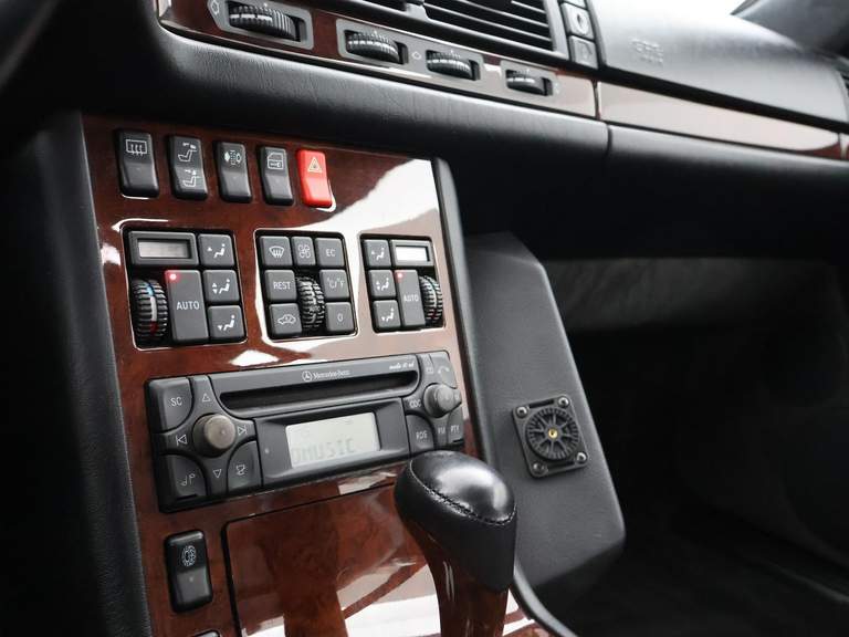 Mercedes-Benz Mercedes-Benz