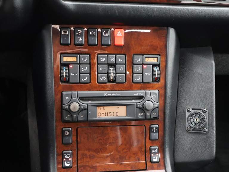 Mercedes-Benz Mercedes-Benz