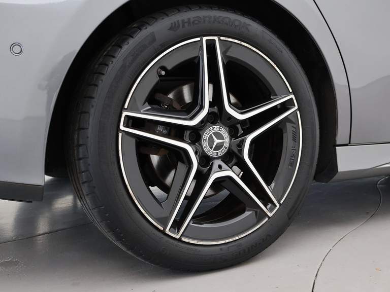 Mercedes-Benz Mercedes-Benz