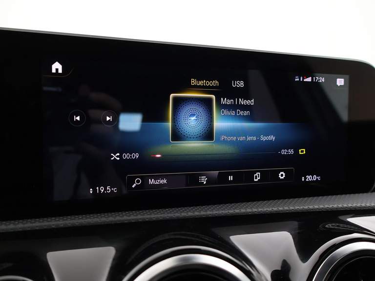 Mercedes-Benz Mercedes-Benz