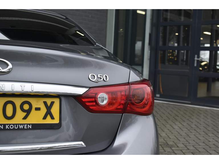 Infiniti Infiniti