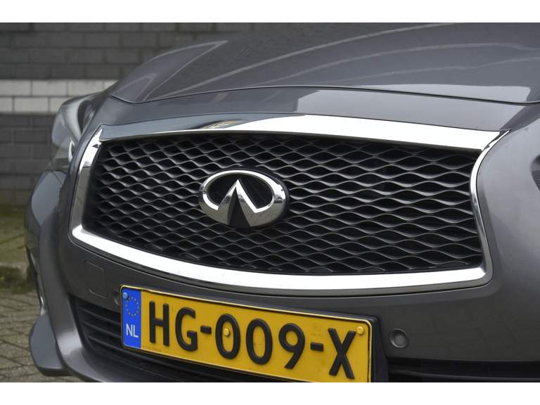 Infiniti Infiniti