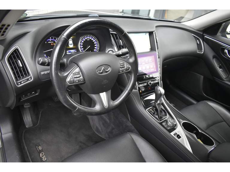 Infiniti Infiniti