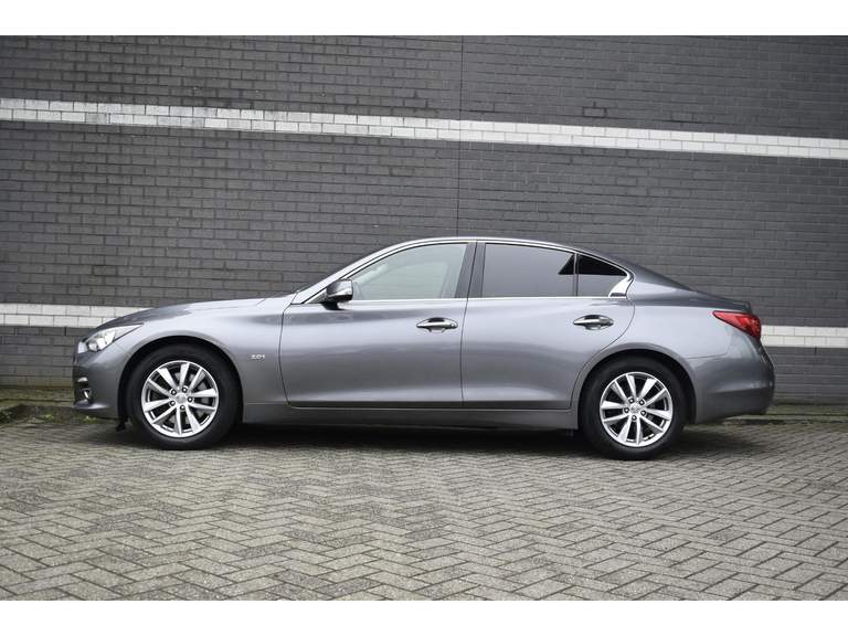 Infiniti Infiniti