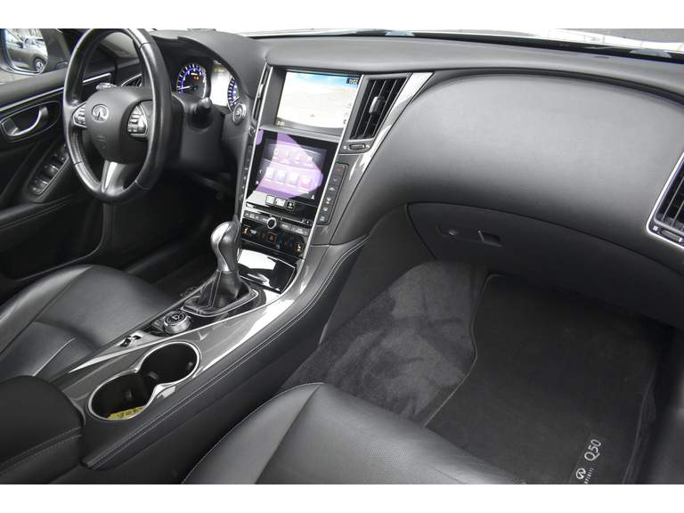 Infiniti Infiniti