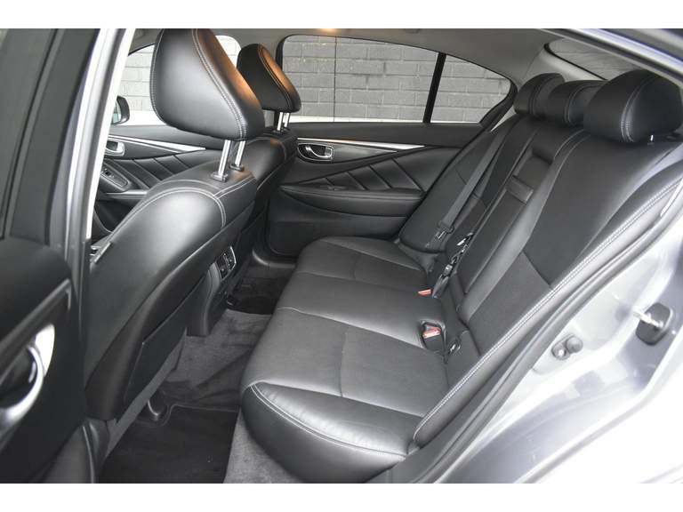 Infiniti Infiniti