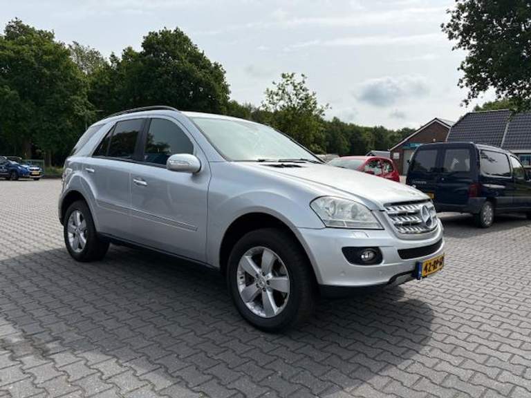 Mercedes-Benz Mercedes-Benz