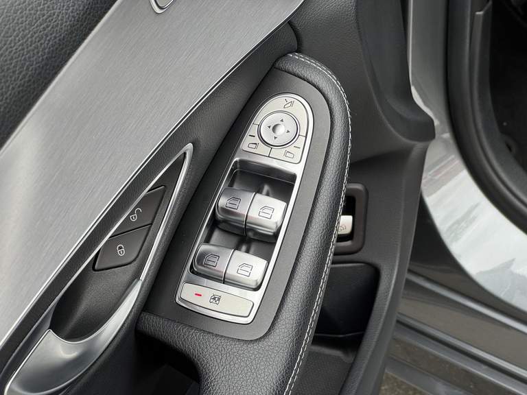 Mercedes-Benz Mercedes-Benz