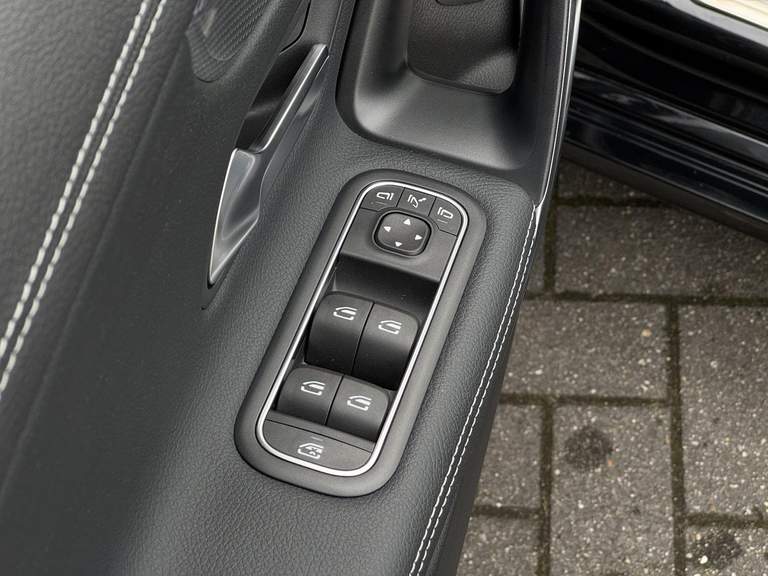 Mercedes-Benz Mercedes-Benz