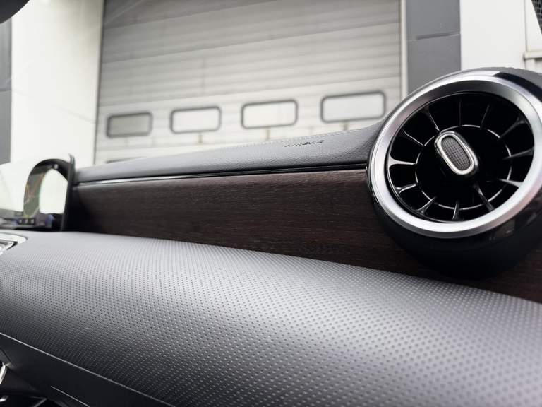 Mercedes-Benz Mercedes-Benz