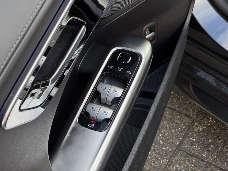 Mercedes-Benz Mercedes-Benz