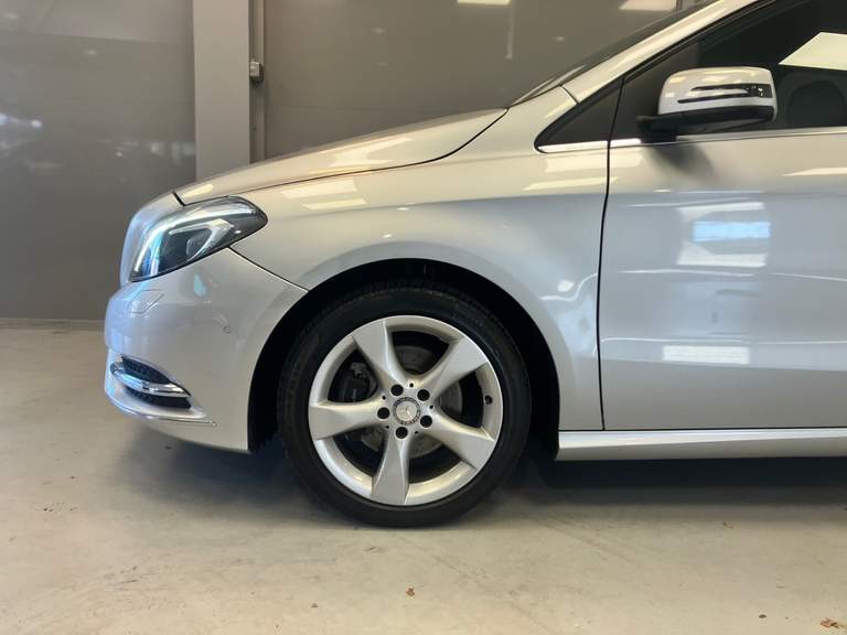 Mercedes-Benz Mercedes-Benz