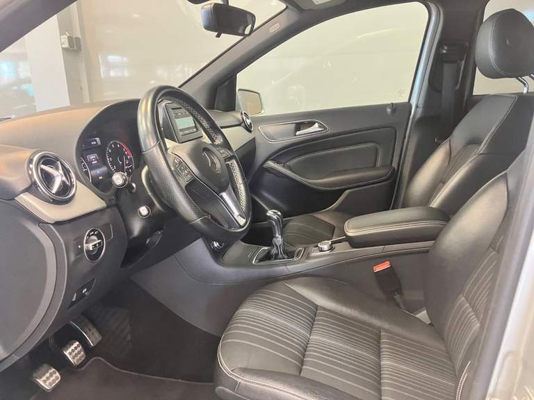 Mercedes-Benz Mercedes-Benz