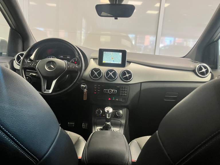 Mercedes-Benz Mercedes-Benz