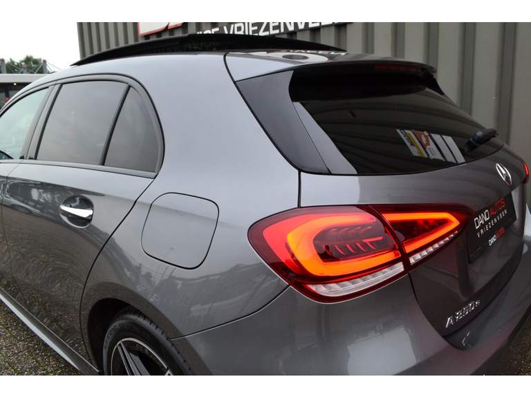 Mercedes-Benz Mercedes-Benz