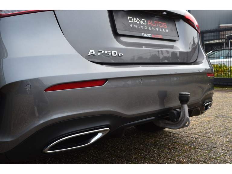 Mercedes-Benz Mercedes-Benz