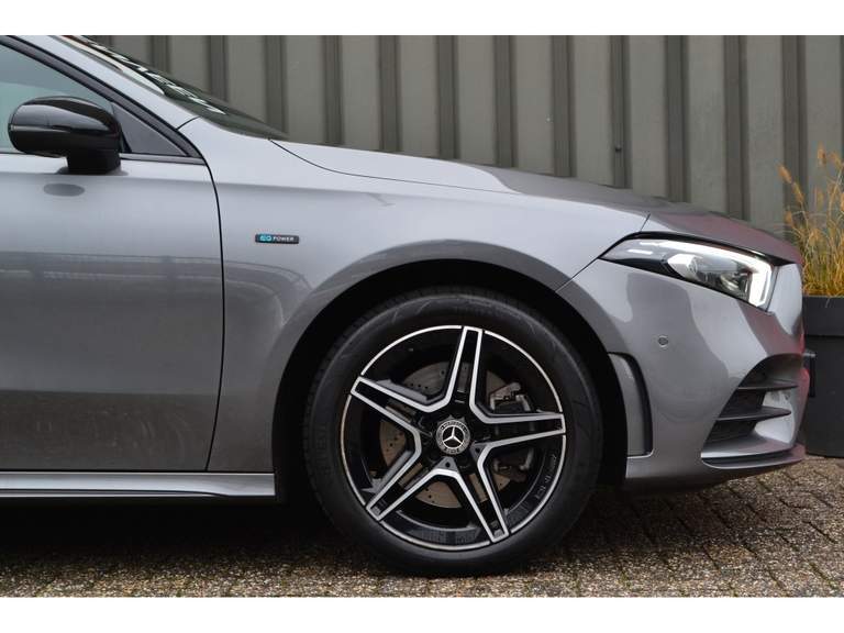 Mercedes-Benz Mercedes-Benz