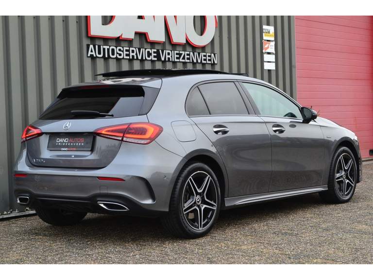 Mercedes-Benz Mercedes-Benz