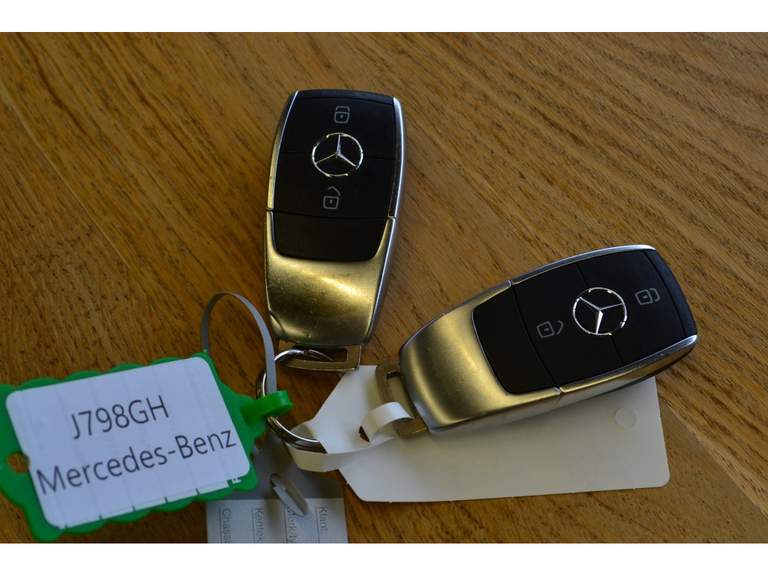 Mercedes-Benz Mercedes-Benz