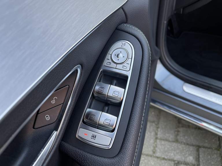Mercedes-Benz Mercedes-Benz