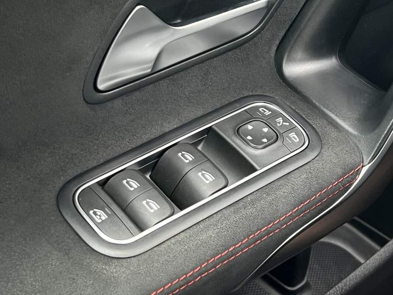 Mercedes-Benz Mercedes-Benz