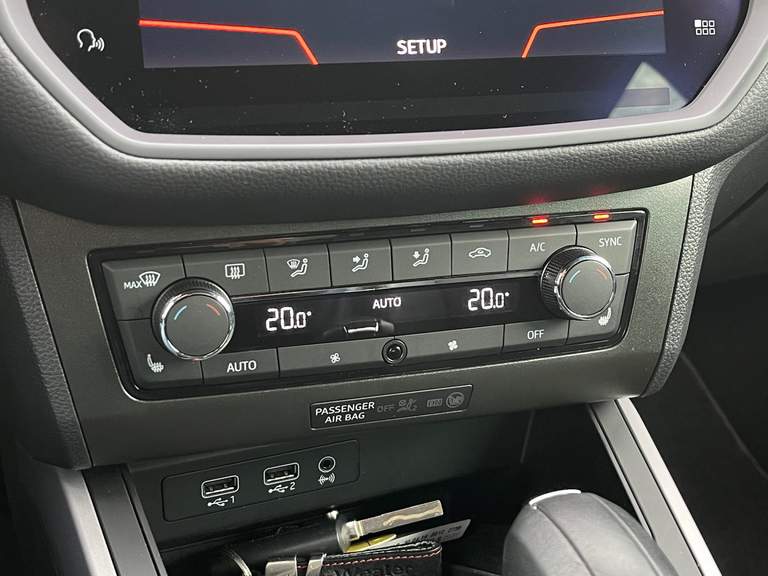 SEAT SEAT