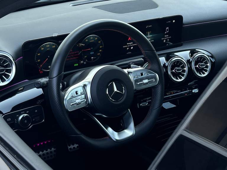 Mercedes-Benz Mercedes-Benz