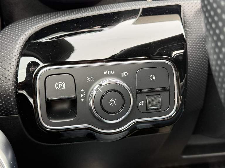 Mercedes-Benz Mercedes-Benz