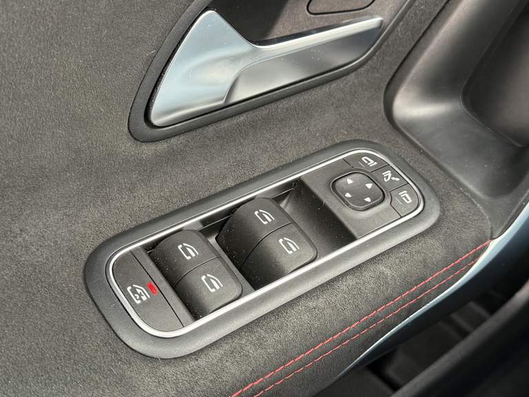 Mercedes-Benz Mercedes-Benz