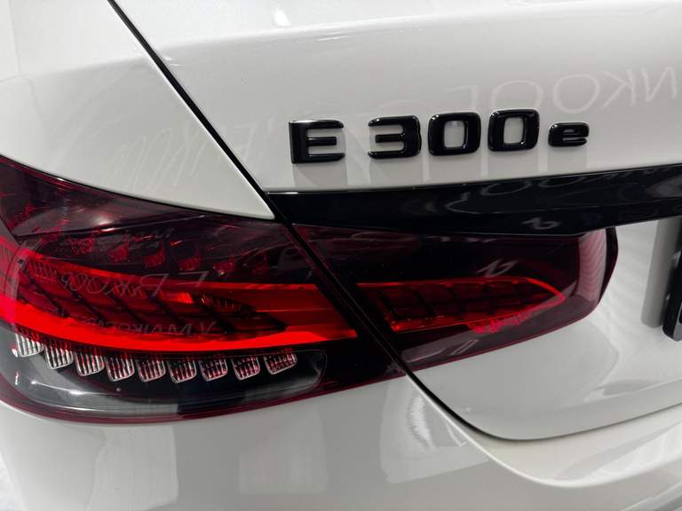 Mercedes-Benz Mercedes-Benz