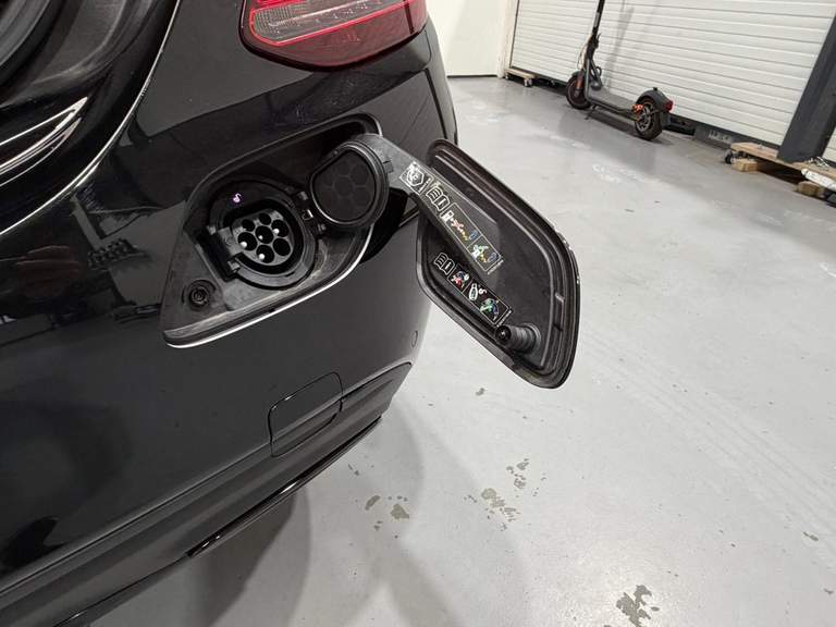 Mercedes-Benz Mercedes-Benz