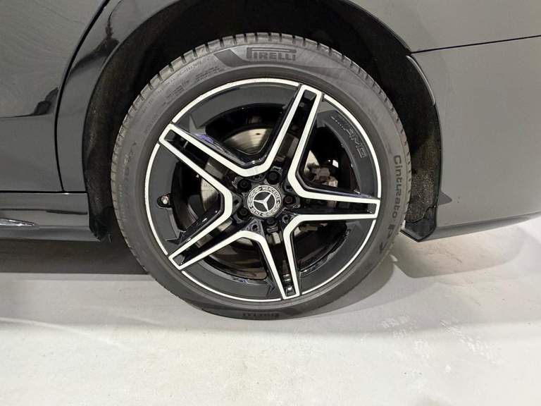 Mercedes-Benz Mercedes-Benz