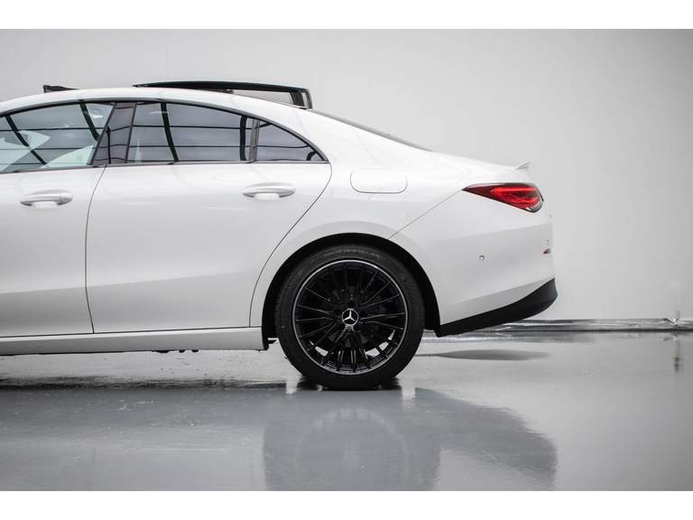 Mercedes-Benz Mercedes-Benz