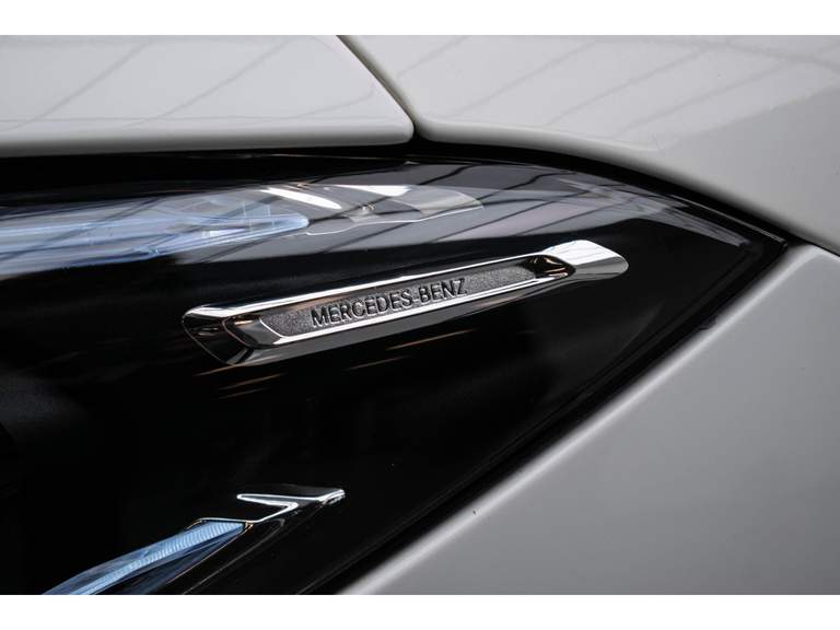 Mercedes-Benz Mercedes-Benz