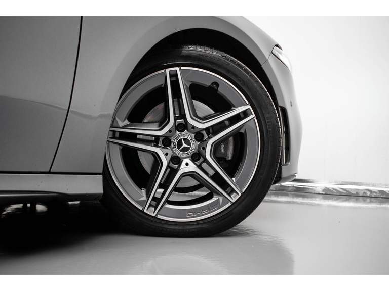 Mercedes-Benz Mercedes-Benz