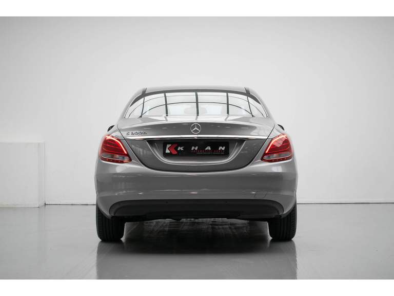 Mercedes-Benz Mercedes-Benz