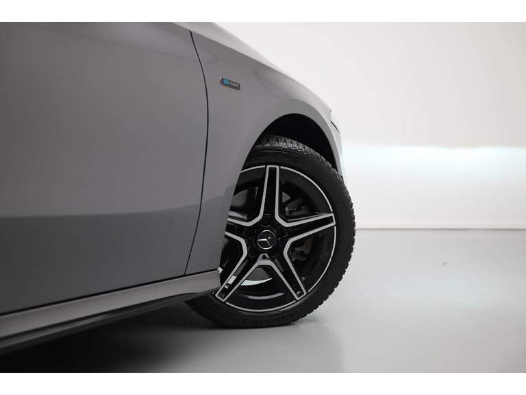 Mercedes-Benz Mercedes-Benz