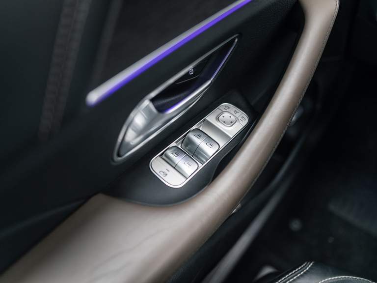 Mercedes-Benz Mercedes-Benz